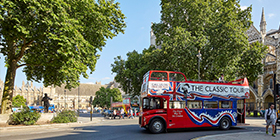 London Vintage Bus Tour: Live Comedy Sightseeing Show